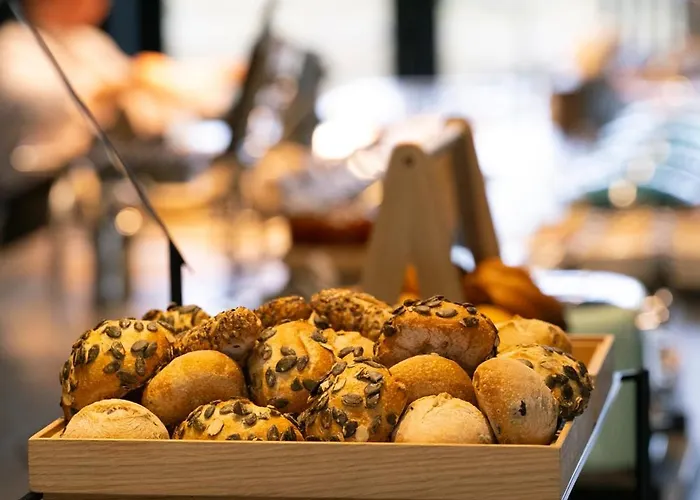 Anatura & Luxembourg Hotel 4*