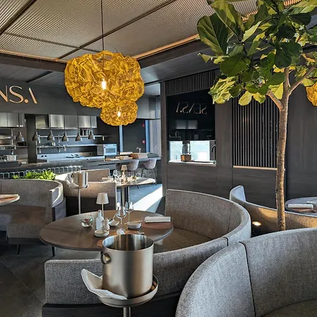 Anatura & Luxembourg Hotel 4*