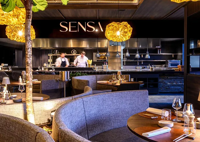 Anatura & Luxembourg 호텔 4*