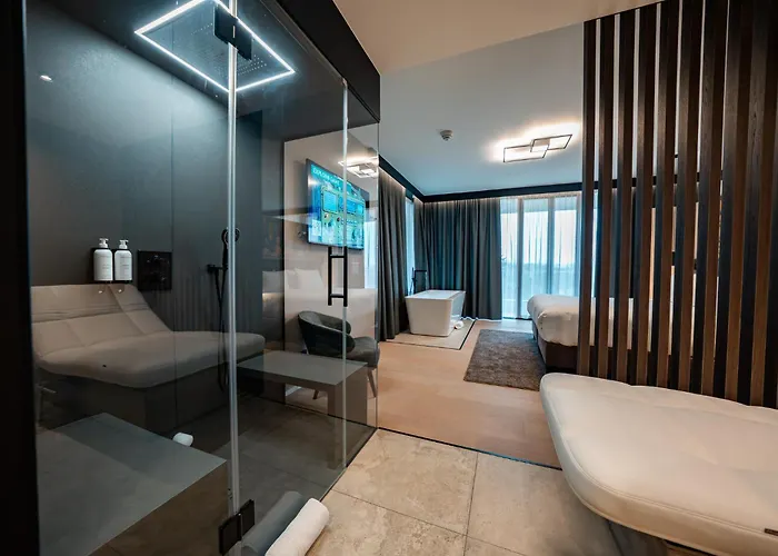 Anatura & Luxembourg 바이스밤파흐